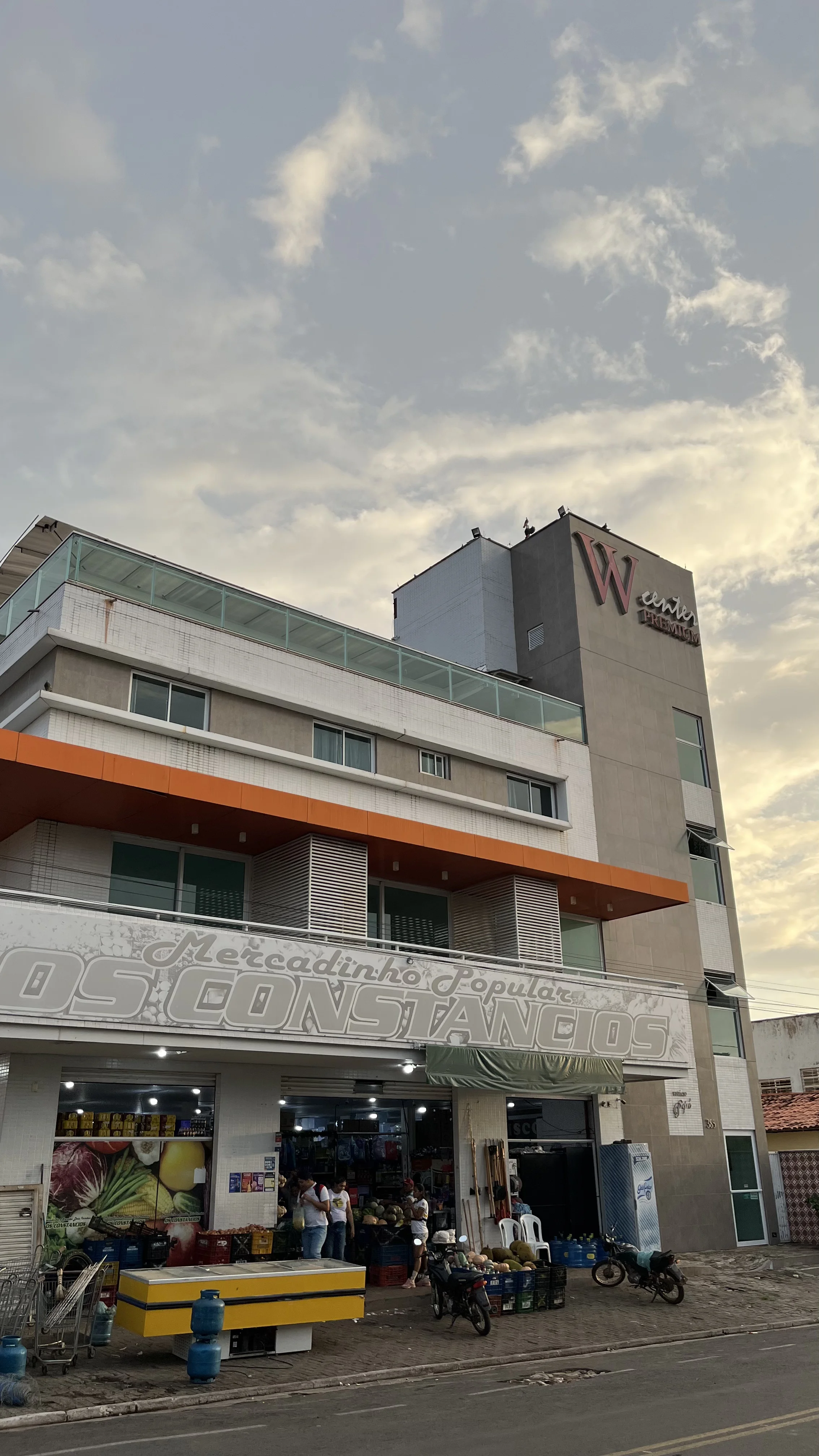 Área externa da Pousada e Restaurante W Center Premium